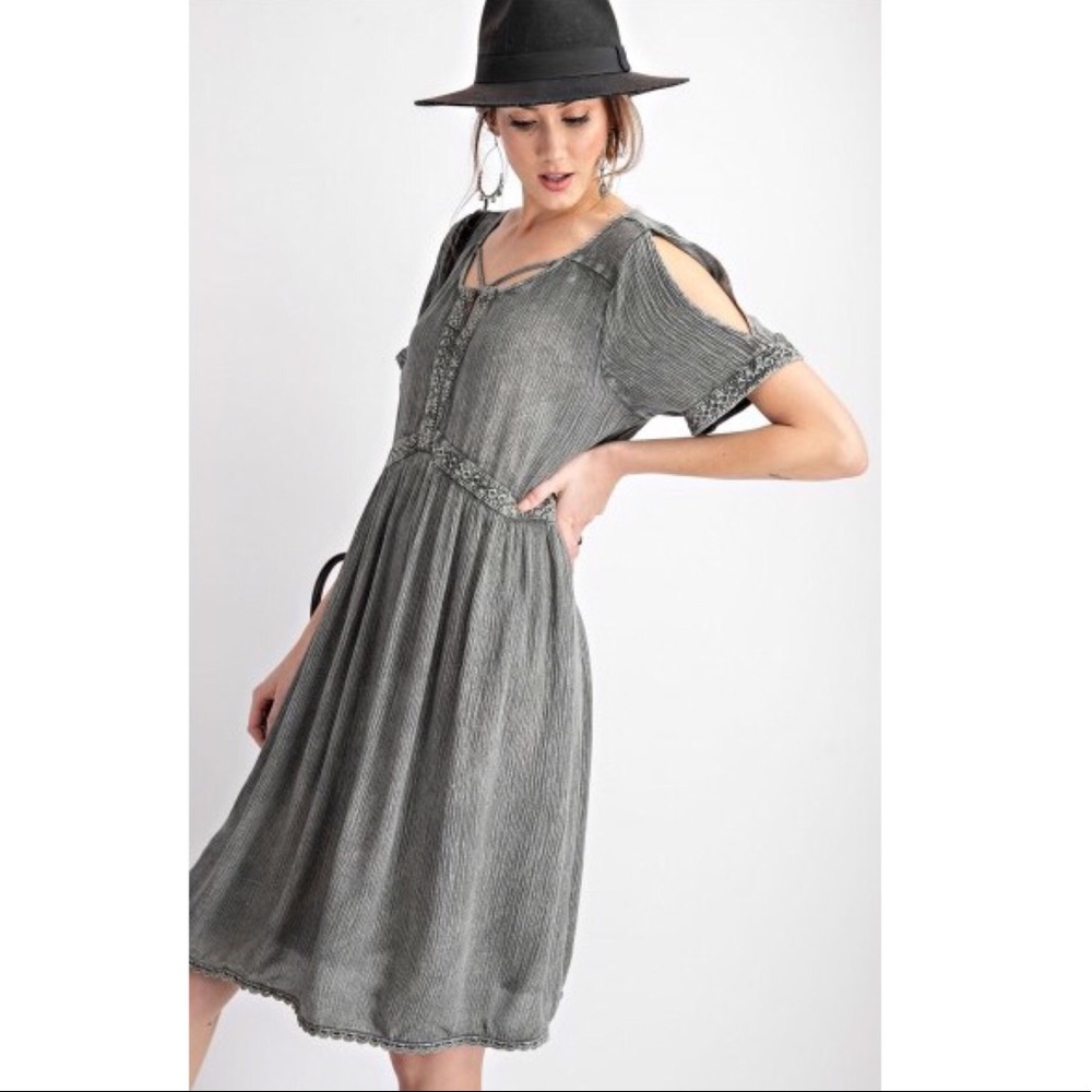 $ FIRM 🌷Ash Cold Shoulder Mineral Washed Dress